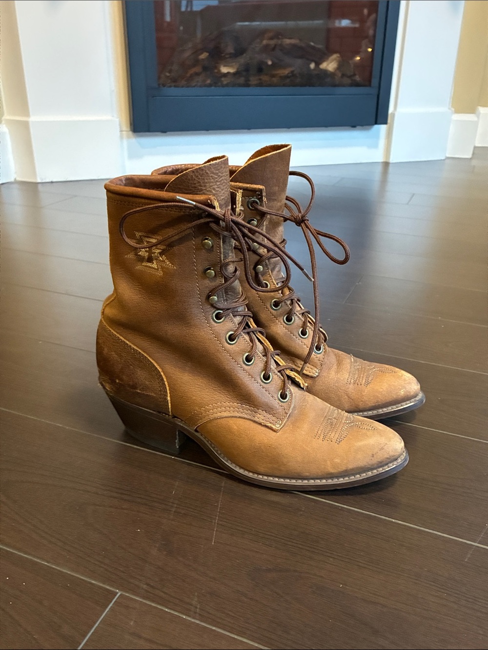 Laredo western pointed lace up ankle boots cognac leather made in USA size 7 M